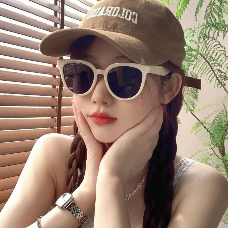 白框墨镜欧美时尚防紫外线太阳眼镜拍照女大脸高级感ins显瘦眼镜