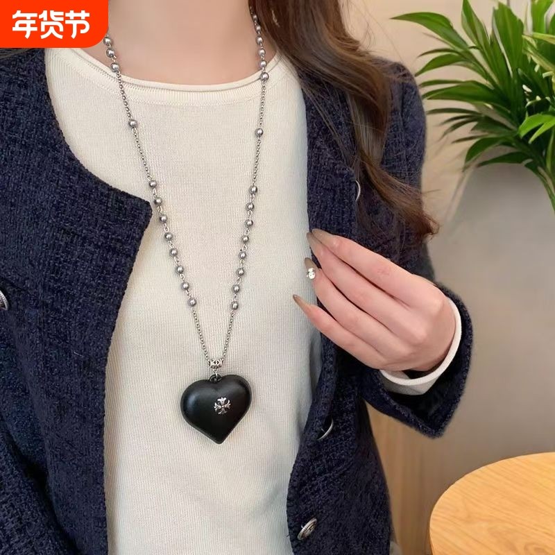 珍珠十字架甜酷爱心吊坠长款项链高级感新款锁骨链黑色颈链配饰