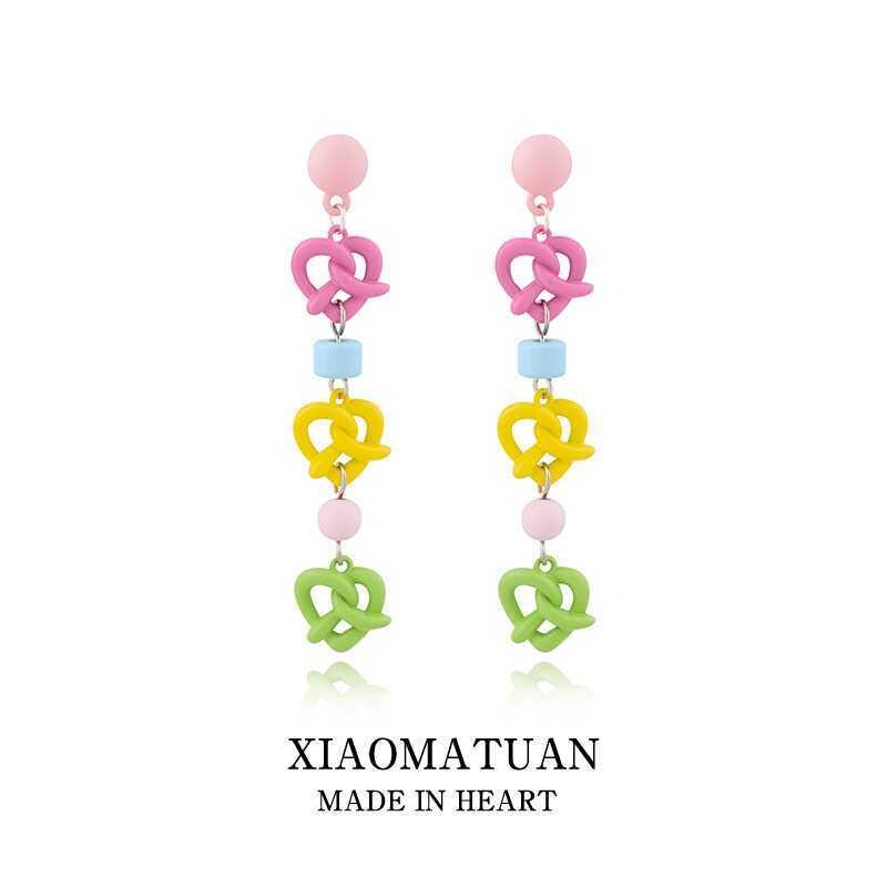 原创多巴胺糖果色爱心耳环女新款甜美串珠高级感小众耳钉耳饰耳夹