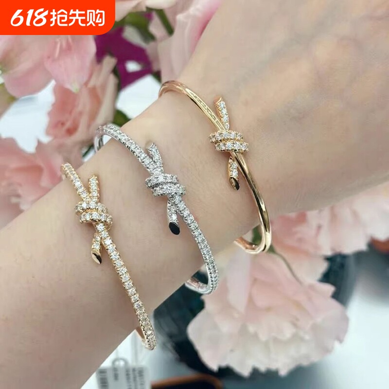 高级感镶钻结饰手镯小众轻奢钛钢材质不掉色显白百搭手环