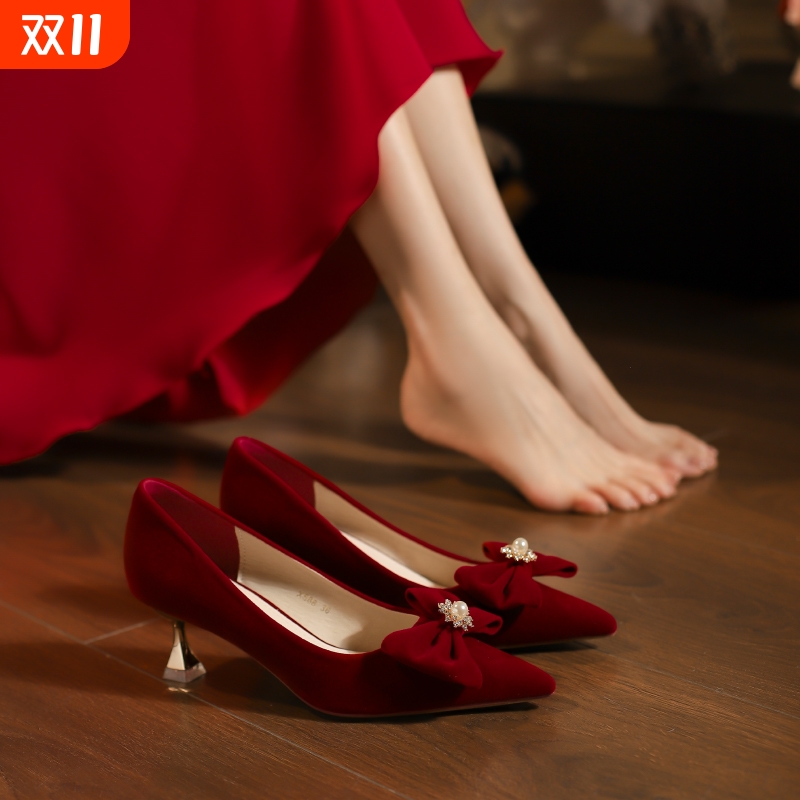 复古红色绒面高跟鞋女蝴蝶结秀禾婚纱两穿新娘鞋敬酒服绝美订婚鞋