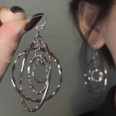 甜酷辣妹风复古多层锤纹耳圈耳环