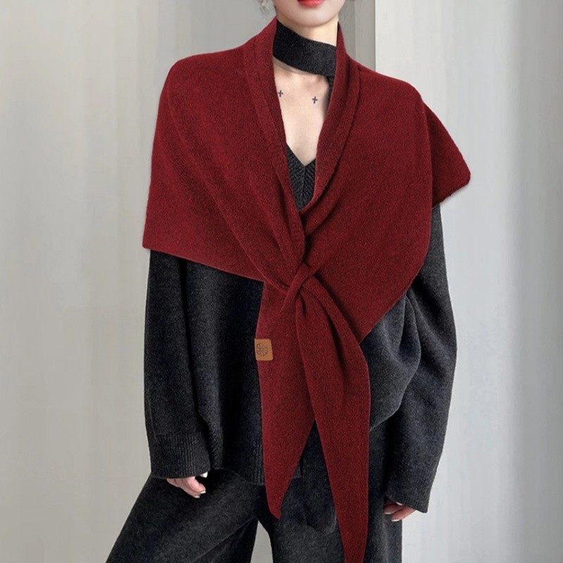 含羊毛三角围巾女秋冬保暖围脖大披肩外搭灰色条纹绵羊毛针织白色