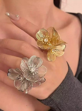 小香风瀑布鱼尾纹花朵闪钻戒指 跨境时髦金属开口高级感百搭指环