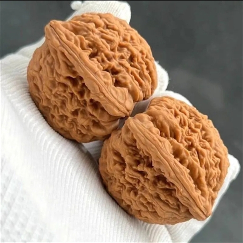 文玩桃核四座楼狮子头王勇麒麟官帽练手核桃盘玩野核桃款把玩一对