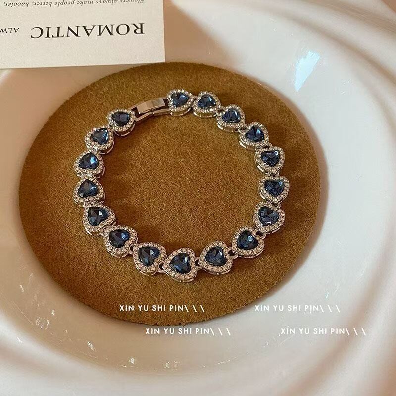 超闪蓝色爱心锆石满钻手链简约设计清冷感法式宫廷轻奢设计感手饰