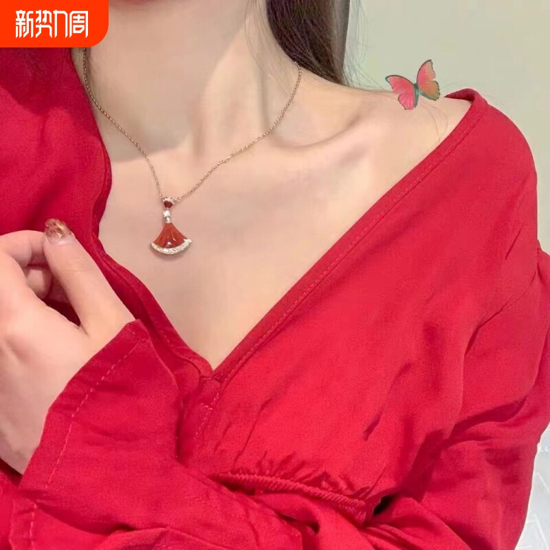 宝扇形小裙子项链女18K红锁骨链百搭颈链气质精致吊坠礼物贝母