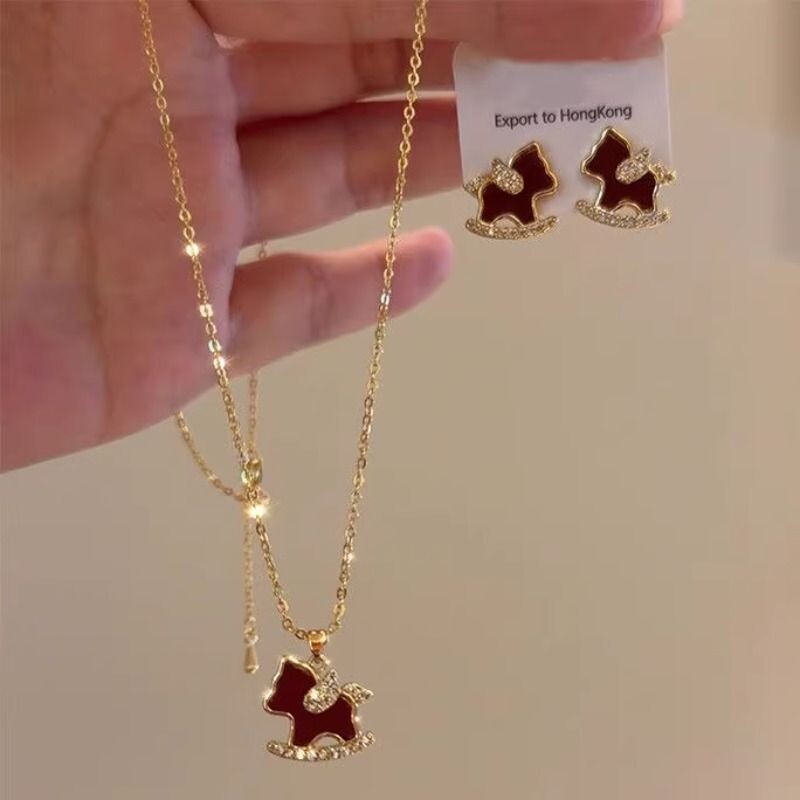 马上有钱~新中式红色小马吊坠项链精致小众马年本命年锁骨链耳钉