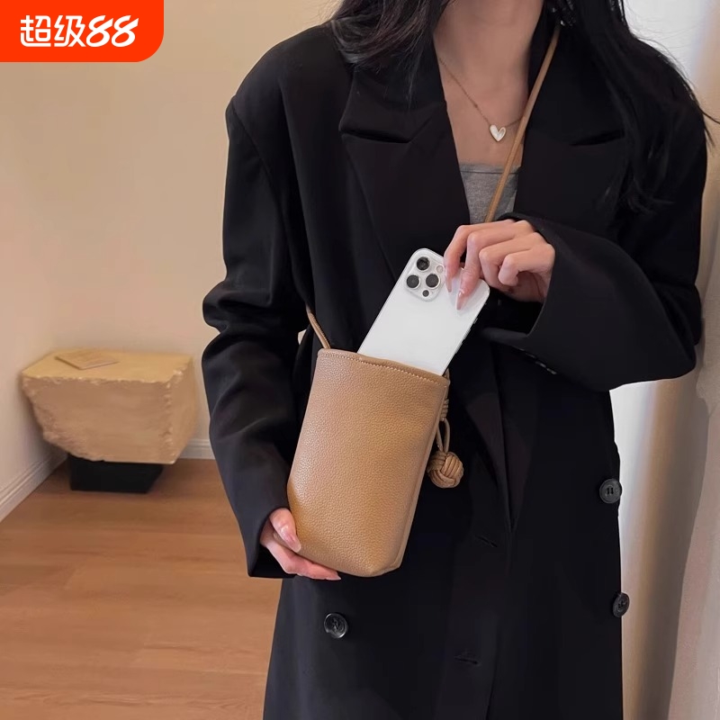 百搭洋气小包包散步2025新款夏季高级感斜挎包小巧轻便女式手机包