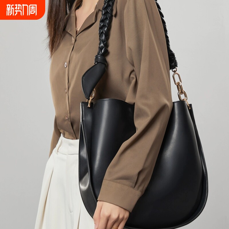 重工高级大容量高级感简约女包小众手工编织肩带通勤单肩腋下包