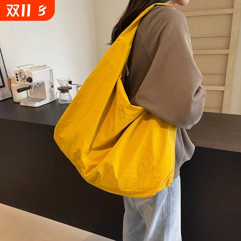 日系时尚休闲帆布托特包女2025新款潮百搭大容量腋下包通勤单肩包