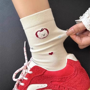 可爱袜子女款纯色中筒棉袜秋冬款ins潮流日系卡通学院风长袜秋天