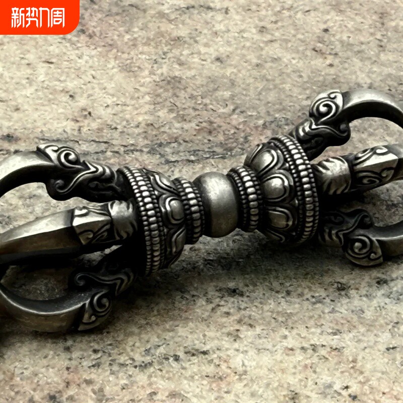 国风藏传文化金刚杵莲花身吊坠小众复古国潮百搭项坠