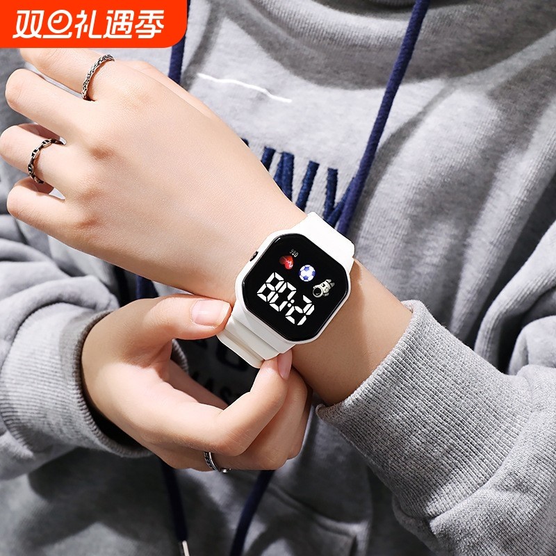 LED电子手表爱心新款时尚简约运动款小学生少儿LED电子表方形白色