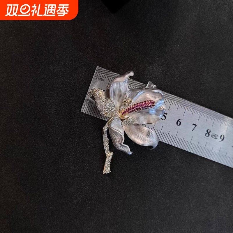【鸢语纤华】优雅复古珐琅鸢尾花胸针女高级感西服裙子胸花送礼物