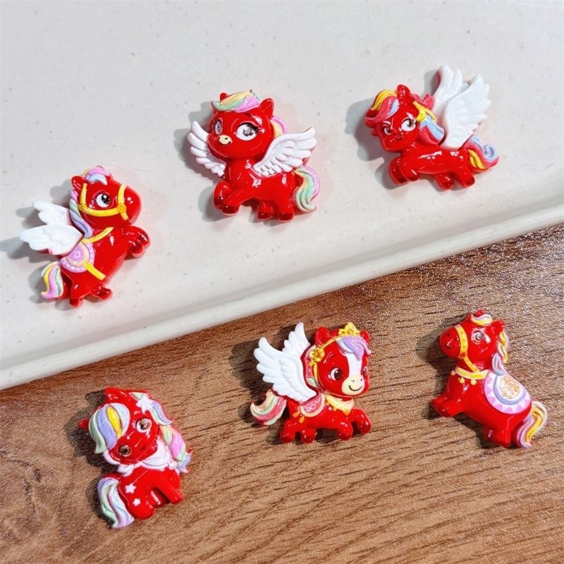 新年红色翅膀小飞马DIY树脂饰品配件手机壳冰箱贴鞋挂件材料
