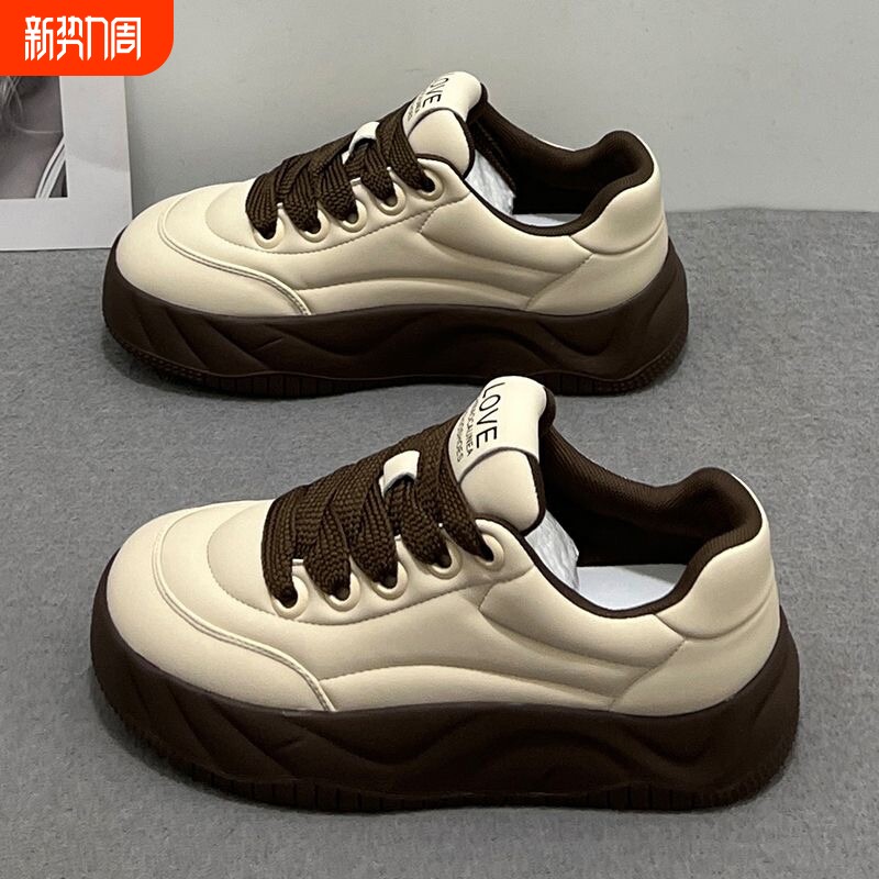 品牌断码2026春秋新款松糕底女百搭增高运动休闲面包鞋厚底圆头