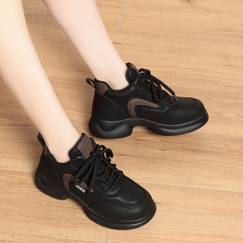 他她女孩女士休闲鞋软底轻便不累脚女鞋百搭运动厚底新款妈妈鞋秋