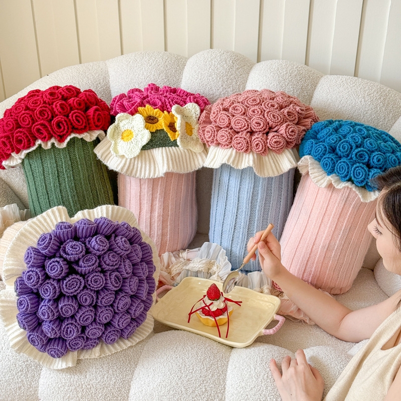 玫瑰花束抱枕毯子二合一办公室午睡毛毯沙发靠枕七夕节生日礼物