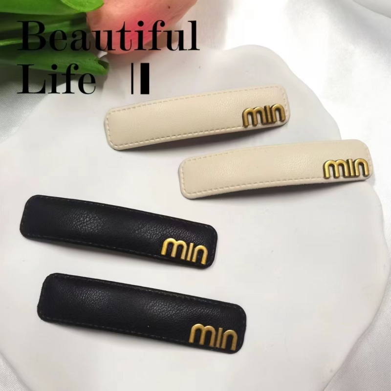 皮革字母BB夹精致百搭侧边夹刘海小众时尚发卡发饰设计2025头饰