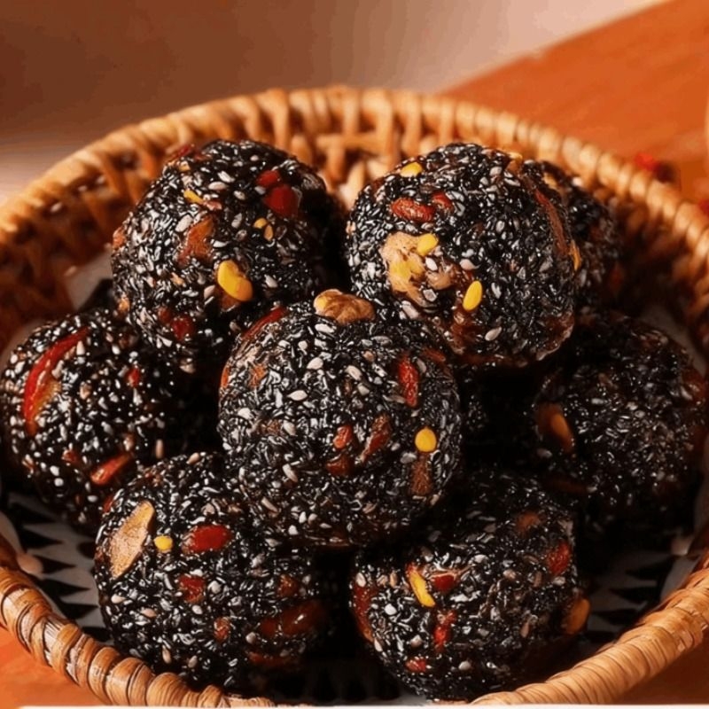 黑芝麻丸球桑葚核桃枸杞孕妇休闲零食小吃网红糕点健康营养好吃