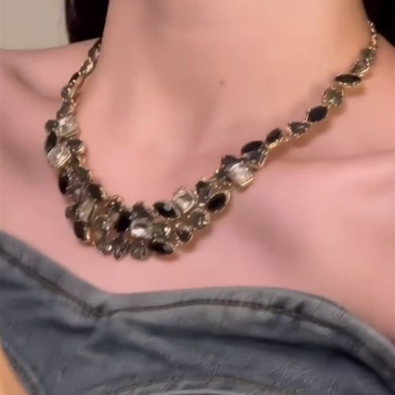 黑色水钻项链女2026年新款锁骨链高级感轻奢小众脖颈链潮新款