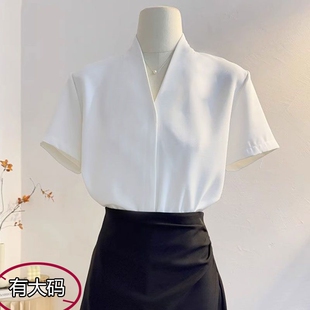 设计感小众V领短袖白色衬衫女夏气质大码职业正装工作服百搭上衣