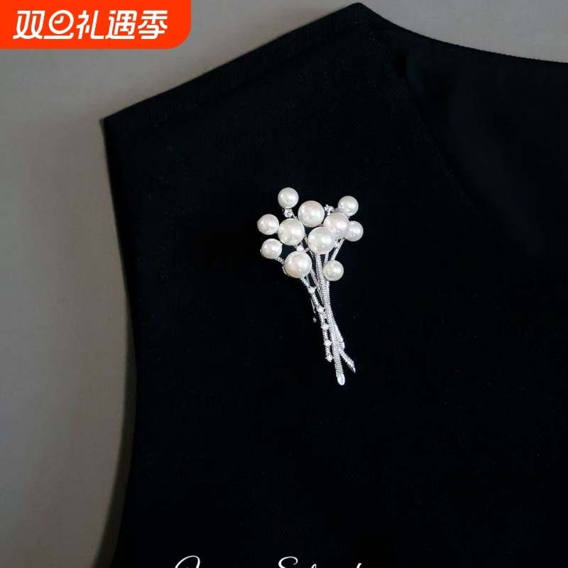 新款花束高档时尚高级气质别针西装珍珠防走光胸针配饰胸花大衣