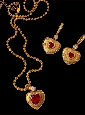 红色宝石拉丝大爱心项链配饰女轻奢小众高级感长款桃心锁骨链颈链