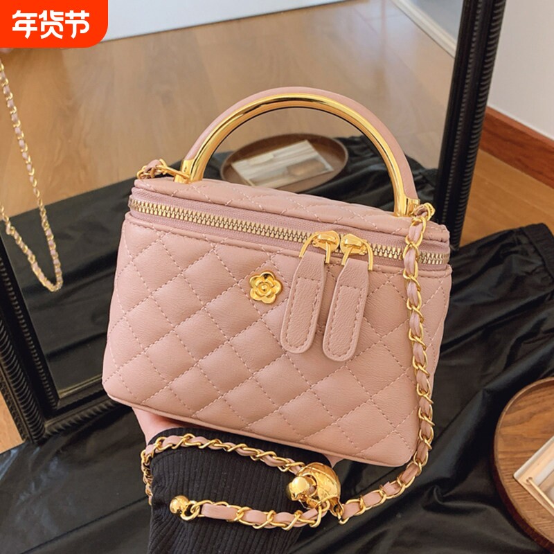 链条包包女春夏2025新款小众设计单肩斜挎包高级感盒子红色黑色