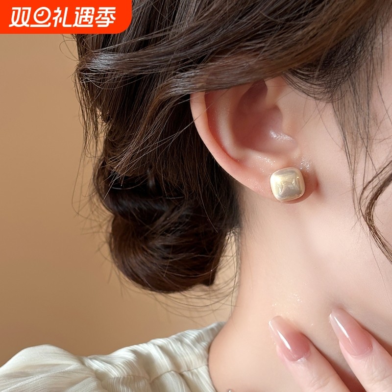 方糖珍珠耳钉女2025年新款爆款秋冬耳环轻奢高级感气质大气耳饰品