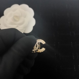 网红气质字母耳饰925银针 复古耳钉高级爆款 新款 香风耳环时尚