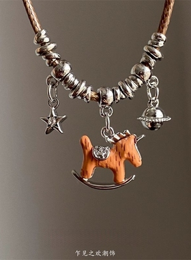 秋冬爆款!本命年小马吊坠项链女金属链小众设计百搭高级感毛衣链