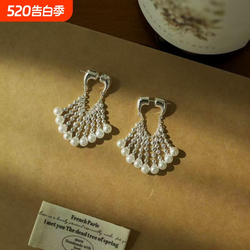 《珠帘摇曳》仿珍珠耳环流苏女2026新款设计感小众耳饰耳钉高级感