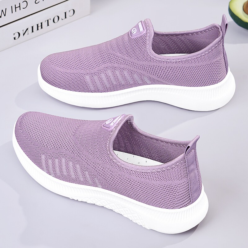 老北京布鞋女春2026新款透气轻便防滑软底舒适中老年不累脚妈妈鞋