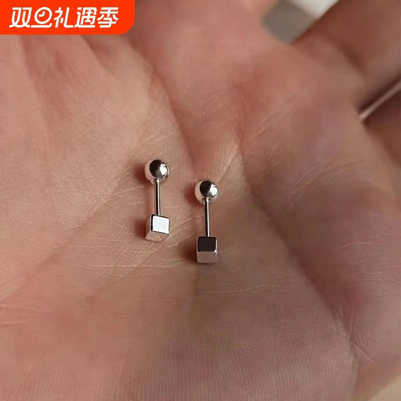 s925纯银小方块耳钉女日韩迷你方形耳骨钉简约螺丝拧扣耳蜗钉耳饰