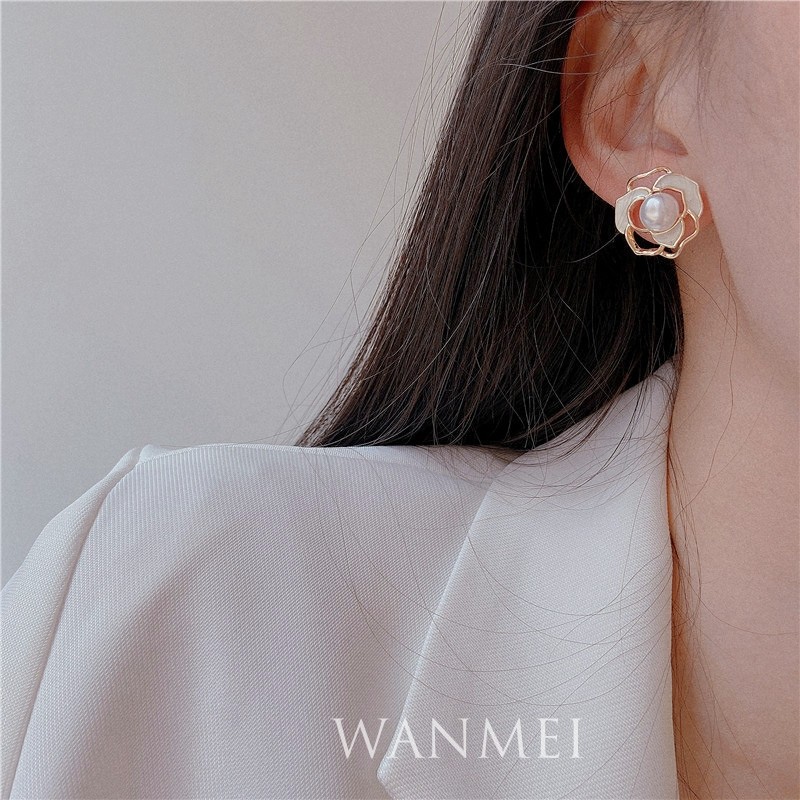 法式超仙小香风山茶花珍珠耳钉女纯银母贝复古简约气质高级感耳饰