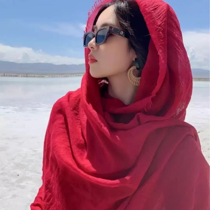 酒红色头巾女夏季沙漠旅游披肩围巾茶卡盐湖丝巾薄款棉麻纱巾纯色