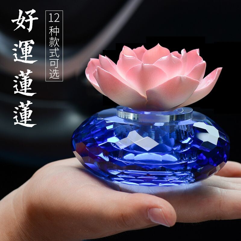 车载香水新款车内饰小摆件车上用品中控台创意香薰网红车摆件爆款