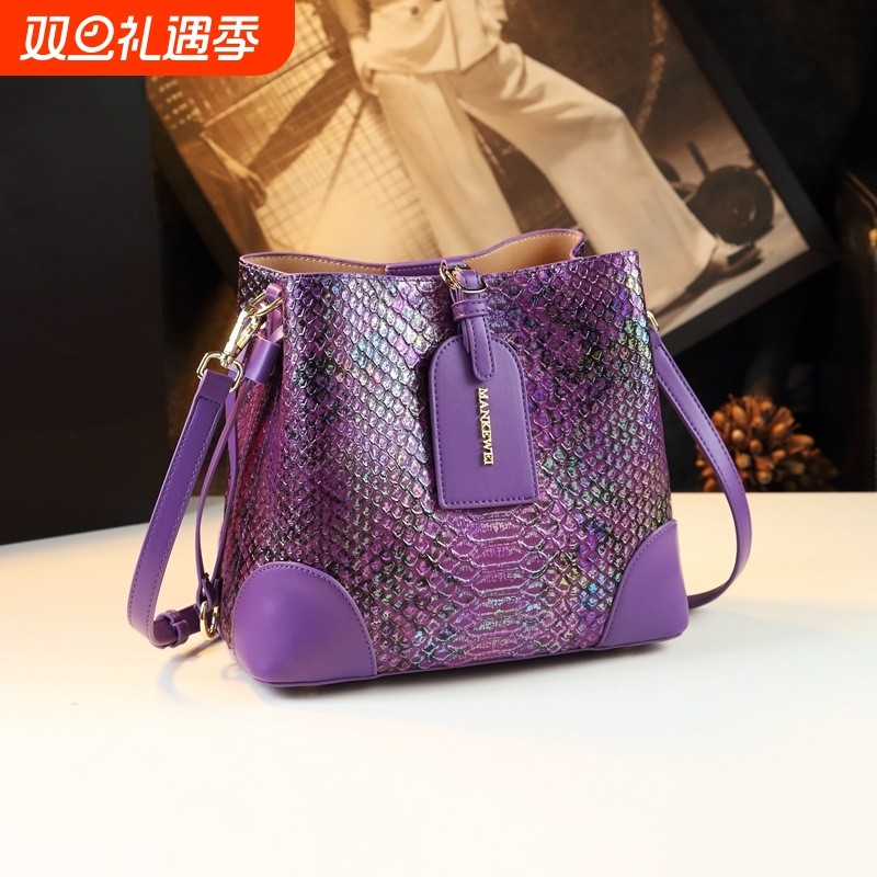 2025高级感蛇纹真皮妈妈包新款高档大气中年女士包包手提包女斜挎