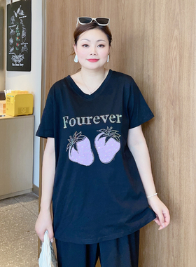 甜觅特大码女装2023夏装胖mm320斤时尚洋气草莓印花烫钻T恤DF