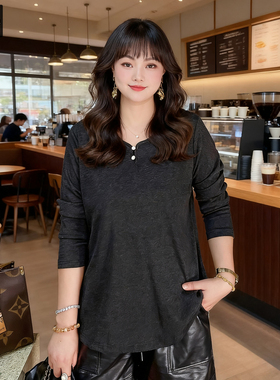 甜觅特大码女装2025春秋装胖mm300斤时尚纽扣点缀水滴领针织衫T恤