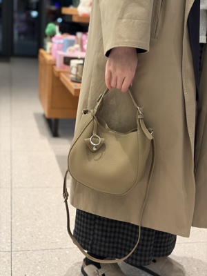 头层牛皮手提单肩简约水桶包女