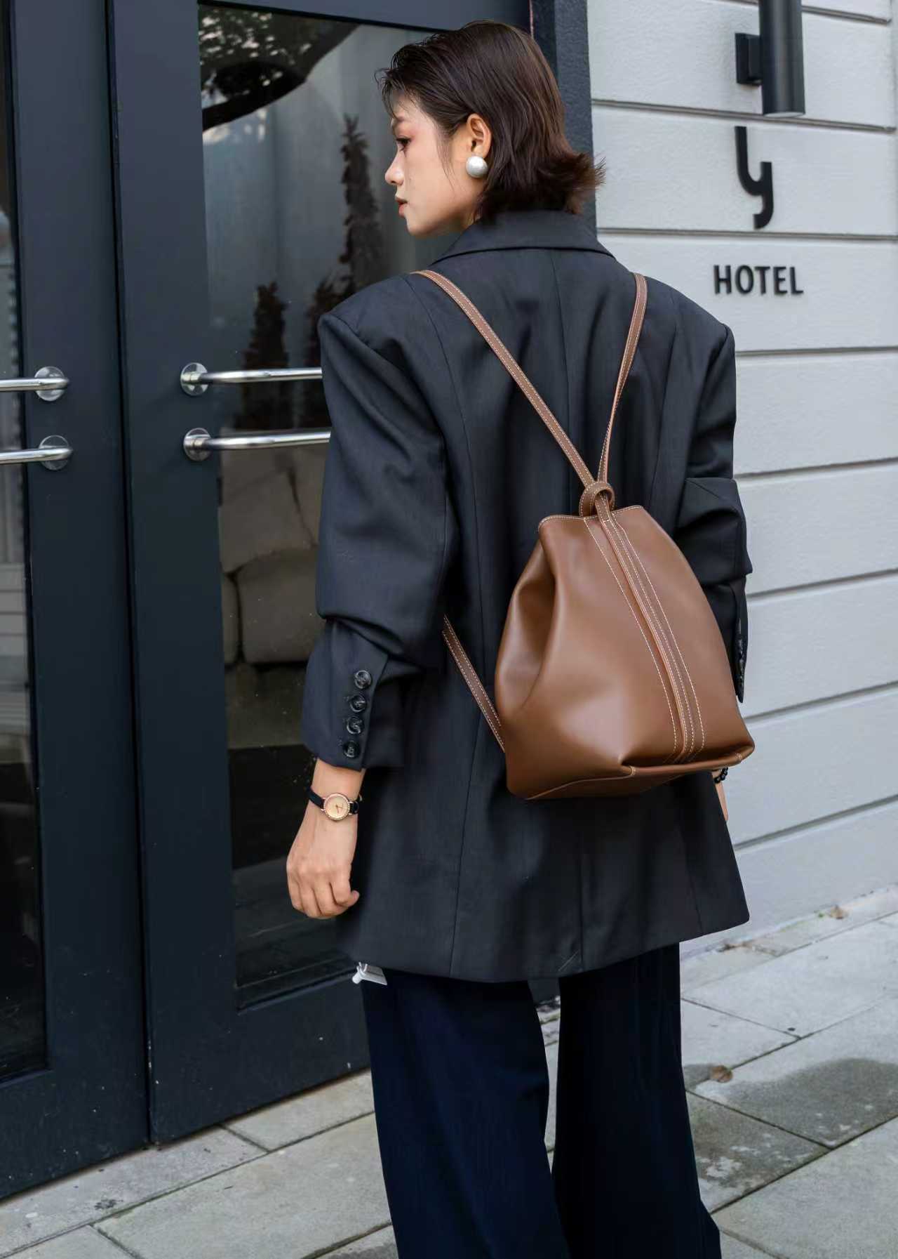 小众新品真皮女包多功能单肩双肩斜跨软皮牛皮女简约实用水桶包女