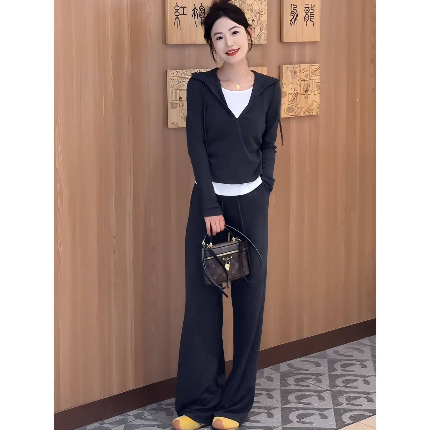 150小个巨子好看穿搭一两整套装2025早秋新款连帽卫衣长裤6008件