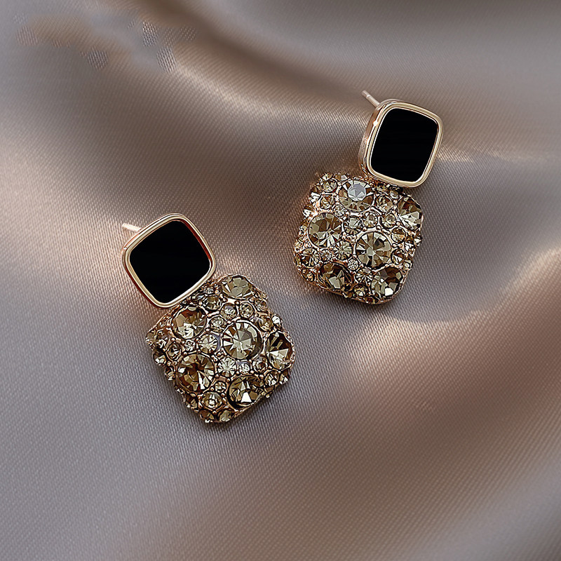 Pure silver zircon earrings for socialites, fashionable temperament, high-end feel, light luxury earrings, earrings without ear holes, ear clips