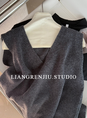 百搭神器。宽松V领雅灰色针织马甲遮肉显瘦B