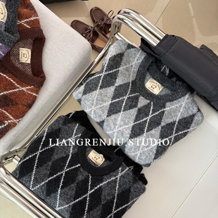 菱形格。毛绒复古圆领秋冬针织保暖毛衣BR