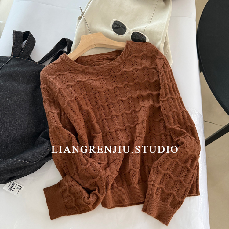 圆领长袖纯色宽松针织衫