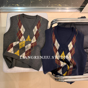 菱形格复古。宽松大版型V领针织衫马甲B